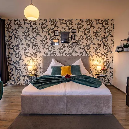 The Black & Retreat Apartment Brno