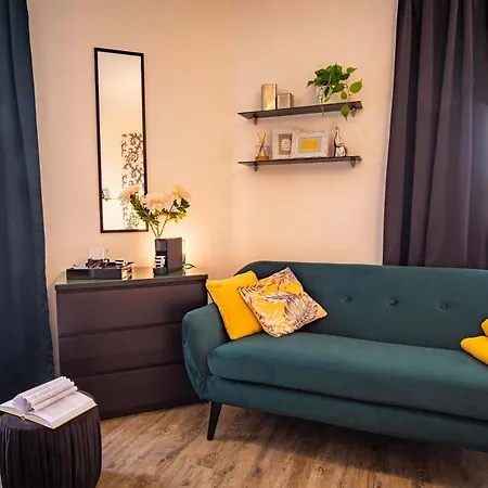 Apartment The Black & Retreat